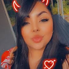 Elise Klinger's Instagram, Twitter & Facebook