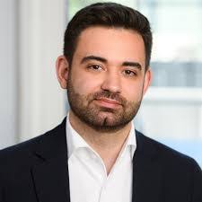 Iris Bain's Instagram, Twitter & Facebook