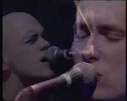 Andy Yorke (Thms Brother) och hans band "Unbelievable Truth" gör bra musik.