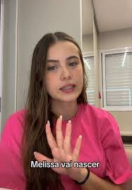 Melissa Davi's Instagram, Twitter & Facebook