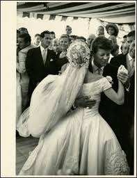 Sweet First Dance Jfk And Jackie Jackie Kennedy Wedding Jackie Kennedy Jackie Kennedy Style