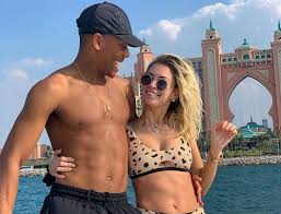 Melanie Da Cruz Adresse Une Adorable Declaration D Amour A Anthony Martial Melanie Da Cruz Melanie Martial