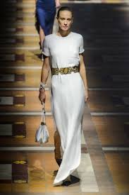 Elle sera disponible le 15 février prochain ! Lanvin Collection Printemps Ete 2015 Journal Du Luxe Fr Actualite Du Luxe