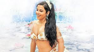 Naseeruddin Shah made me feel comfortable: Vidya Balan