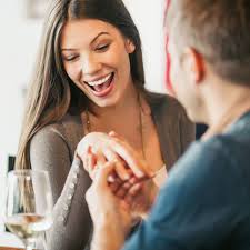 Перевод слова announce, американское и британское произношение, транскрипция, словосочетания, однокоренные слова, примеры использования. Is There Ever A Bad Time To Announce Good News Readers Weigh In Glamour