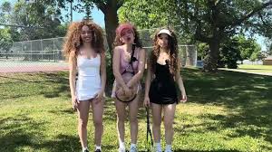 Kalogeras Sisters (TRY TO) PLAY TENNIS - video Dailymotion