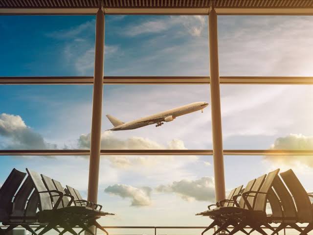 Top Tips for Stress-Free Airport Travel | The Velvet Runway