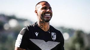 Miguel silva, joão aurélio, jubal, pedro henrique, konan, wakaso, rafael um bis de jonas valeu ao sl benfica o triunfo frente ao vitória sc, em jogo a contar para a 28.ª. A Bola Eis Os Convocados Do Vitoria Para O Duelo Com O Benfica Vitoria De Guimaraes