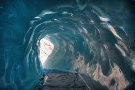 Grotte De Glace A Chamonix Un Lieu A Ne Pas Manquer