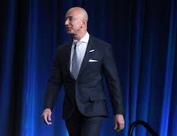 Resultado de imagem para jeff bezos