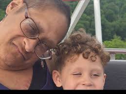 Shawna Lindsay's Instagram, Twitter & Facebook