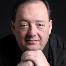 Edward Navis's Instagram, Twitter & Facebook