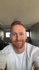 Hi! Hola! My name is Karla, and I am looking for a roommate to live with me  in an apartment in Salt Lake City, Utah! I will be relocating for a  financial