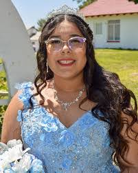 Claudia Hyde's Instagram, Twitter & Facebook