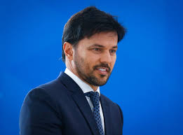 Fábio do passo faria (vila do conde, portugal, 24/04/1989). Fabio Faria Promete 5g Em Todas As Capitais Ate 2022 Poder360