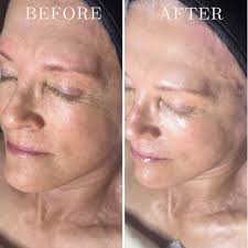 Hi everyone! My name is Jayla Skelley! I'm the esthetician at Mirror Mirror  Hair & Nail Salon! My favorite thing to do is tell how important facials  can be! Skin care has