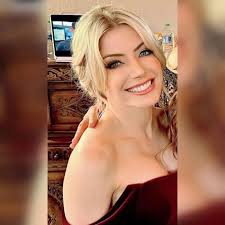 Who is He 🙄😕😐 Comment down below 👇 . . . @alexa_bliss_ww.e_  @alexa_bliss_ww.e_  #RomanReigns#RomanEmpire#Sethrollins#Deanambrose#Braunstrowman#TheRock#Brocklesnar#Tripleh#Randyorton#Undertaker#Johncena#Danielbryan#Paige#Nikkibella#RondaRousey#Wwe  ...