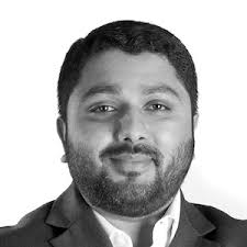 Beliau dilahirkan di desa mahmudiyah kawasan buhairah, mesir tahun 1906 m. Sharif Hasan Al Banna Cile Research Center For Islamic Legislation And Ethics