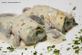 Vielseitige und ausgewogene ernährung ohne fleisch. Note Speziate Crespelle Ricotta E Spinaci Con Salsa Ai Funghi