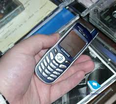 Mobile-review.com Samsung X600 в интерьере