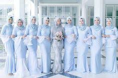 Simak ide bridesmaid dress cantik yang bisa kamu jadikan referensi saat untuk menjadi bridesmaid di pernikahan sahabatmu. 180 Ide Bridesmaid Gaun Gaun Pengiring Pengantin Pakaian Wanita