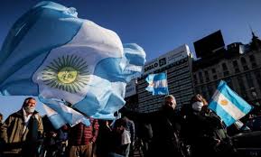 Inflación se coloca en 5.8% en la primera quincena de mayo, su menor nivel desde marzo. Argentina S Independence Day Marked By Protests La Prensa Latina Media