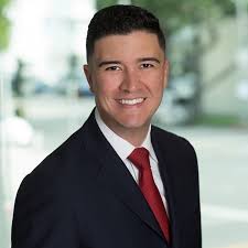 Mortgage Loan Officer Carlos Ortiz in Woodland Hills, CA