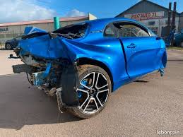 Alpine a110 d'occasion achet et vendre. Alpine A110 Une Epave A Vendre 9 500 Les Voitures