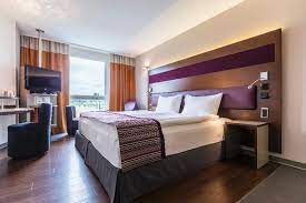 Radisson hotel zurich airport is perfectly located at the airport and close to a beautiful nature it is only 10 minutes to the airport with our shuttle bus (3 chf charge) and 20 minutes to zurich city. Best Price For Park Inn By Radisson Zurich Airport Zurich Wise Travel
