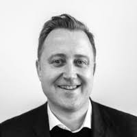 Robert Isaksen's Instagram, Twitter & Facebook