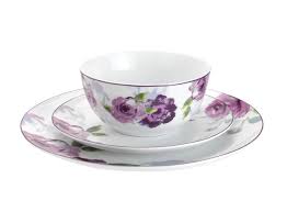 A Modern Take On Vintage Rose Print China This Supremely Elegant Dinner Set Will Give Mealtimes A Sense Of Occasion Spring Interiors Elegant Dinner Sainsburys