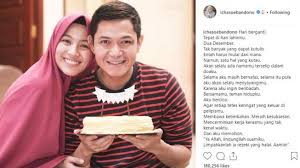 Setiap istri menginginkan suami yang perhatian dan menunjukkan besarnya cinta yang suaminya berikan. Bikin Meleleh Begini Ucapan Alyssa Soebandono Di Ultah Dude Harlino