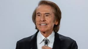 Nuevos detalles sobre el estado de salud de Raphael: la última decisión que  han tomado los médicos - Infobae