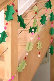 10 Best Christmas Holly Crafts Diy Christmas Garland Christmas Holly Christmas Garland