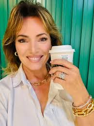 It's almost noon here, but we are adjusting to the time difference. Finally  got up and around and there's a Starbucks across the street. Awesome!😊☕️