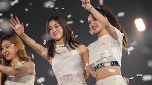 Itzy (koreanisch 있지) ist eine südkoreanische girlgroup, die 2019 von jyp entertainment . Itzy Yeji And Ryujin Moments Ryeji Yejin Part 2 Youtube