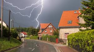 Die thüringer landesregierung will kommunen beim wiederaufbau nach dem unwetter vom wochenende unterstützen. Blitzeinschlage Erdrutsch Teils Starke Gewitter Ziehen Uber Thuringen Thuringen112 De Das Blaulichtportal