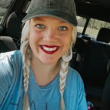 Kari Stratton (@kstrat213)