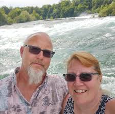 What are the pros and cons of the Icon I60 with lithium battery?