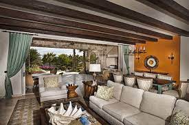 Figurines, as well as a large number of natural plants are suitable for living room decor. Decorating With A Safari Theme 16 Wild Ideas