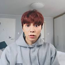 Members have stopped using vlive and even official livestreams like countdown. Johnny Vlive Johnny Nct Nct 127