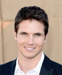 Robbie Amell