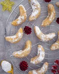 Better homes & gardens subscription customer service: Easy German Vanilla Crescent Cookies