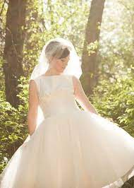 Replica Of Audrey Hepburn S Wedding Dress In Funny Face Wedding Dresses Wedding Gowns Vintage Retro Wedding Dresses