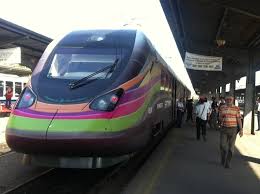 Vama veche is a great place for backpackers, with tents and bonfires on the beach replacing the usual hotels and large businesses. Trenul Hyperion Face SÄƒgeata AlbastrÄƒ SÄƒ ParÄƒ Tramvaiul Spre Prelungirea Ferentari