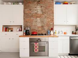 Tempat dimana bertemu dan menyiapkan makanan berbagi cerita dengan keluarga maupun teman. 18 Desain Kitchen Set Mini Terfavorit