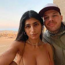 I and mia went to chicago this weekend and had a wonderful dinner at smyth. Ex Porn Star Mia Khalifa Shares Naked Snap Of Fiance To Mark His Birthday Daily Star