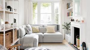 Hiasan dinding kecil, hiasan berbahan kayu atau kertas, hingga hiasan dinding minimalis menanti untuk menghiasi ruangan anda. Hiasan Dinding Ruang Tamu Kecil Blog Qhomemart