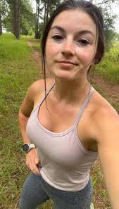 I wish could receive HELLO from that sweet man ❣🥰💖🥀