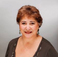 Learn about the Mentors helping entrepreneurs in our program